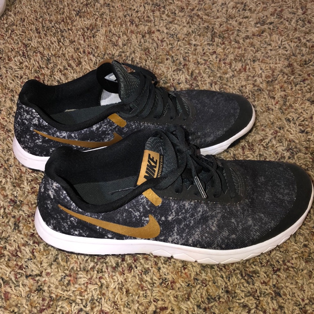 Nike Women’s Flex Experience RN 6